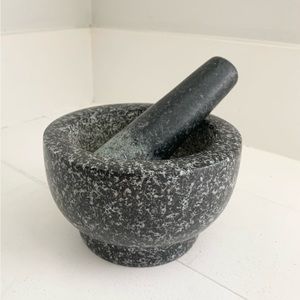 Granite mortar and pestle, black